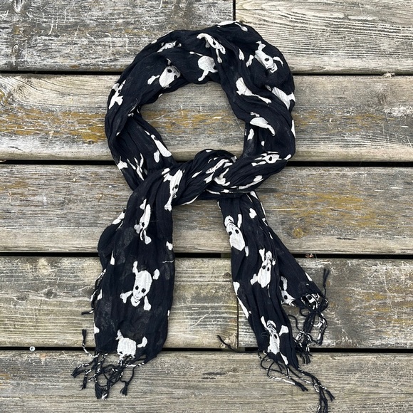 Black Scarf with White Skull Pattern - Picture 1 of 3